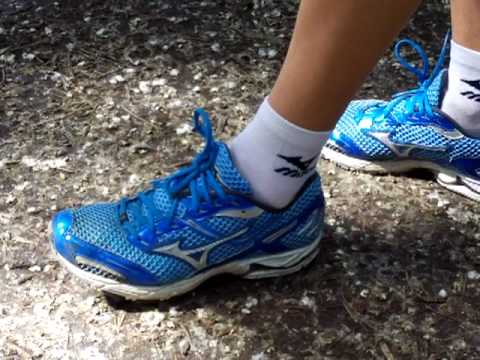 Видео: Правильная постановка стопы в беге.