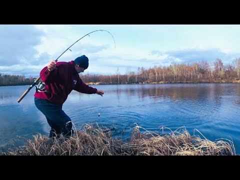 Видео: Первая рыбалка по открытой воде. Аляска.