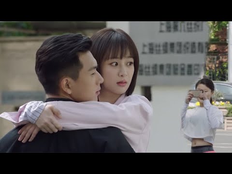 Видео: Героиня скрывает родителей от отношений с героем и за ней неожиданно следят другие