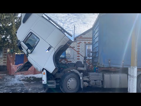 Видео: Как поменять ремень и ролик на Вольво Фш. Измерение давления топлива в домашних условиях.