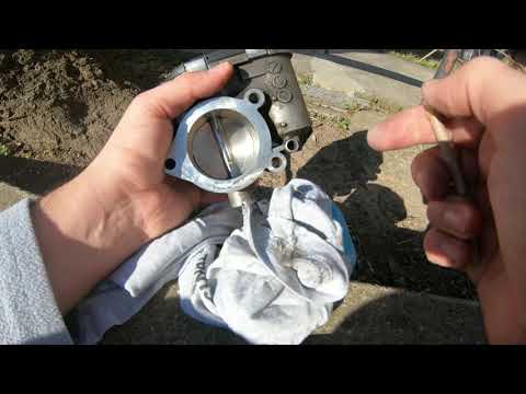 Видео: Цитроен Хсара 1.6 клапна гаса лер / Citroen Xsara idle throttle