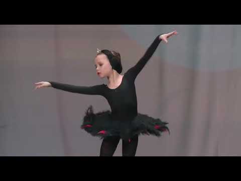 Видео: Вариация «Лебедь» Таисия Савенкова, 8 лет.