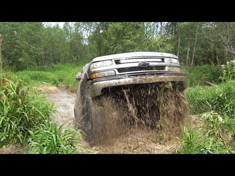 Видео: Чем Chevrolet Tahoe не УАЗ? Проехать по непроходимому!? Штурмуем болото, Русское бездорожье 2018