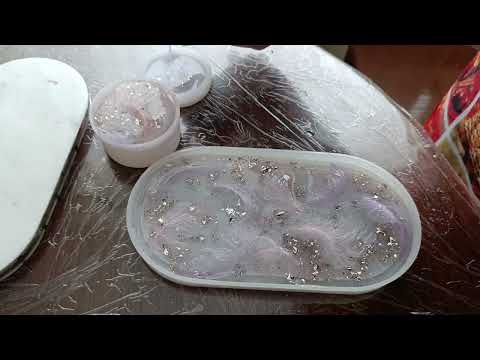 Видео: Смола и перья.