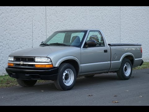 Видео: Обзор пикапа Chevrolet S-10 2003 года с 5-ступенчатой ​​механической коробкой передач в формате 4...