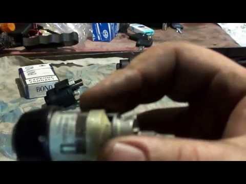 Видео: AUDI 80 замена личинки замка зажигания