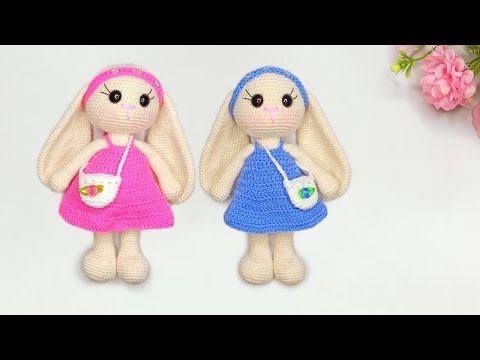 Видео: 🌸Платье + сумка  + обруч для зайки  крючком 🌸 Как вязать платье для игрушки 🌸