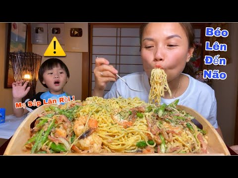 Видео: Вкусная паста с соусом из сливочного сыра, грибами, спаржей, креветками и беконом #639