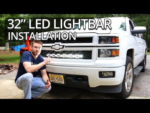 Видео: Как установить и подключить светодиодную балку Auxbeam за решеткой радиатора Silverado Sierra 201...