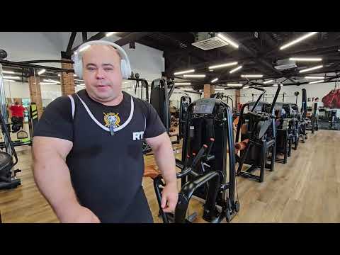 Видео: Проходка в приседаниях со штангой, смогу ли я присесть со штангой 300кг?