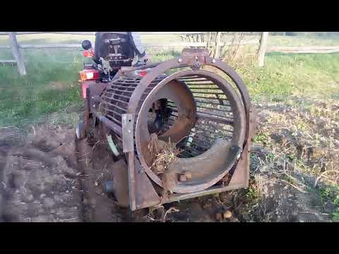 Видео: МТЗ 132Н И БАРАБАННАЯ КОПАЛКА