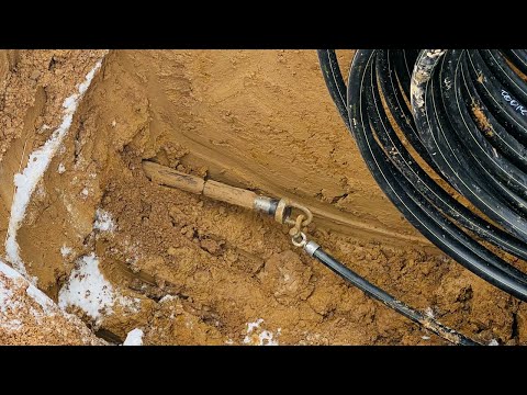 Видео: БЕСтраншейная прокладка труб (сетей)