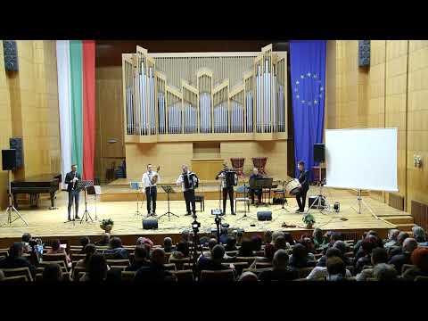 Видео: Diyana Vasileva-Mountain girl , Borislav Galabov &Petar Ralchev- Пазарджишка китка