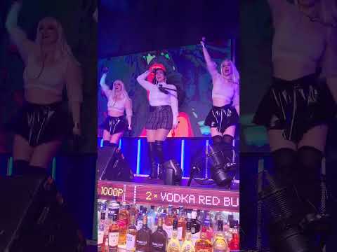 Видео: 11.02.2023. Москва❤️ 🫶 Руки Вверх бар ❤️ любимая Оксана Ковалевская Краски 🫶 "Он незнает ничего" ❤️