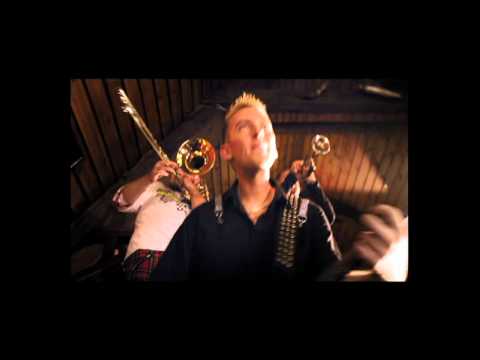 Видео: Mad Heads XL - Люблю Гриця (Oh, Mama, I Love Gryts)