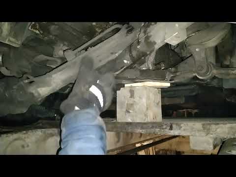 Видео: Снятие и установка рулевой рейки BMW E39 M52B20 без сервотроника