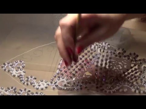 Видео: Вышивка бисером , люневильская вышивка свадебного платья