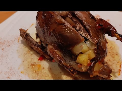 Видео: Фаршииованный Голубь. Дикое Мясо Великолепно!!! #рецепт #дичь #птица #food #birds#recipe