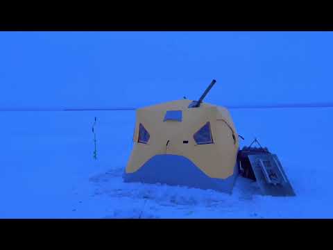 Видео: Зимняя рыбалка в палатке на Финском заливе у Дамбы.