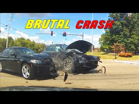 Видео: ПОДБОРКА БЕЗУМНЫХ АВТОАВАРИЙ || Лучшие аварии в США и Канаде — часть 33