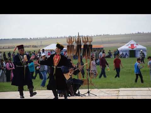 Видео: Выступление Черноземельского района в номинации «Шаваш» на фестивале «Ойрад тумэн»