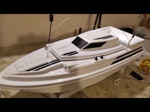 Видео: Прикормочный Кораблик "Хаски" тест при сильном ветре!