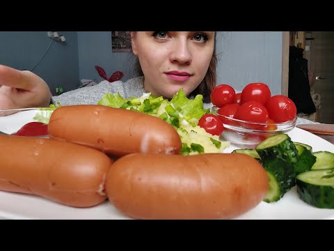 Видео: Мукбанг сочные сардельки, пюре, помидорки маринованные и малосольные огурчики #мукбанг