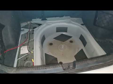 Видео: Volkswagen Polo, 6 серия, вода в багажнике