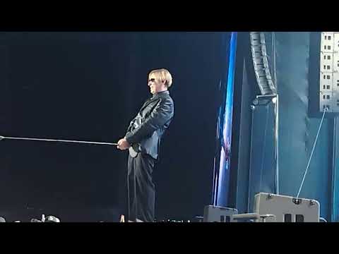 Видео: Найк Борзов - Ты горишь. Family Rock Fest 2025