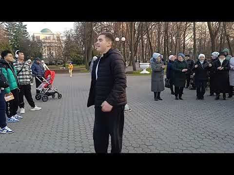 Видео: 17.11.2024. Золотая молодежь в парке Гомеля!