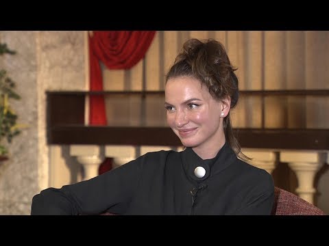 Видео: Поэтесса Ирина Астахова (Ах Астахова): я больше человек сердца, нежели ума