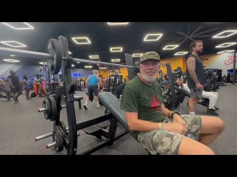 Видео: Пить, любить и качать мышцы. Что главное в физкультуре.