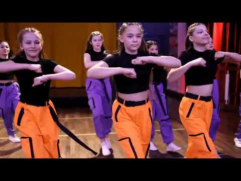 Видео: Tik Tok dance. Girls 10-14 years. Танцы девочки 10-14 лет. Stockholm Star