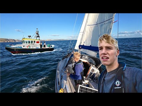 Видео: Остановлен патрульным катером | 18-летний моряк