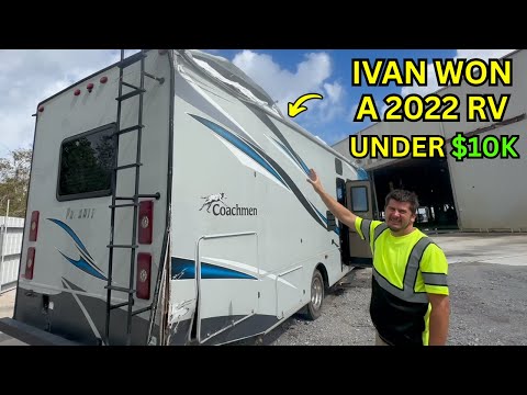 Видео: Иван ВЫИГРАЛ разбитый дом на колесах Coachmen 2022 года по дешёвке! Проехал на нём 650 миль!