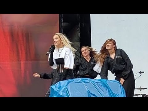 Видео: Mary Gu - косички, Дисней, 17, невеста, vk fest (1.07.2023)