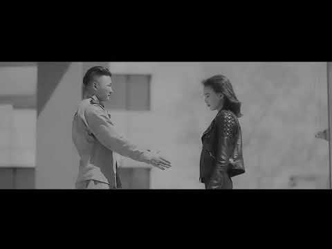 Видео: Дуучин Дэмбэрэлнямбуу нэрээ хэлээч бүсгүй минь