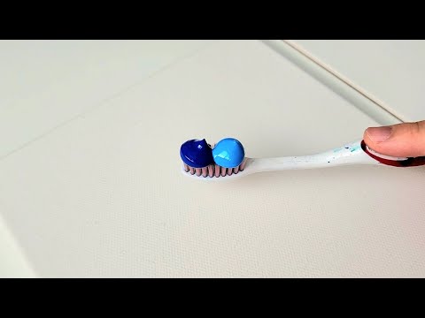 Видео: Самый простой способ рисовать море / Рисовать без кисти / Акриловая живопись для начинающих 🩵