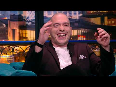 Видео: Шоуто на Николаос Цитиридис: "Мамо, дават ме по телевизията!": Има нещо...