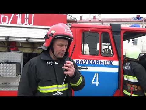 Видео: В Волковыске из торгового центра эвакуировали десятки людей