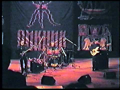 Видео: Концерт группы "Пикник" в Кургане, часть 2, ДТЮ, 9.04.2001