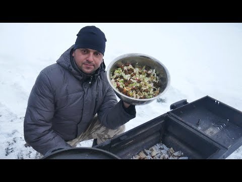 Видео: ТЕПЛЫЙ  МУЖСКОЙ САЛАТ К НОВОМУ ГОДУ НА ОГНЕ
