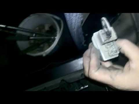 Видео: Рено Трафик ремонт заправочного лючка