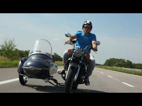 Видео: Мотоцикл с коляской. Супер! Коляска наклонная. motorcycle with sidecar