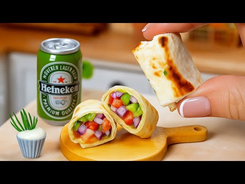 Видео: Самая Вкусная Мини Шаурма с Курицей 🌯 Готовлю Маленькую Еду! 🤩 Мини Кухня