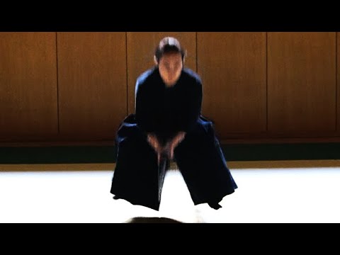 Видео: Техника рисования меча "Battojutsu Takitsubo" Takayuki Kanayama 2025