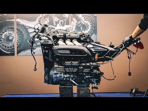 Видео: Первая деталь на Triumph Rocket 3