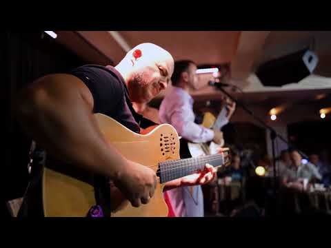 Видео: Роман Ланкин "Garota de Ipanema" (A.C. Jobim,  V. de Moraes, пер. А. Иващенко)