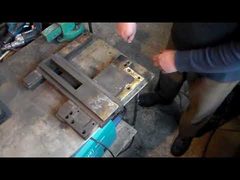 Видео: Токарный станок 1615 суппорт и его прилегающие