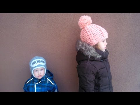 Видео: Две Вязаные Детские шапочки крючком Crochet winter children hats